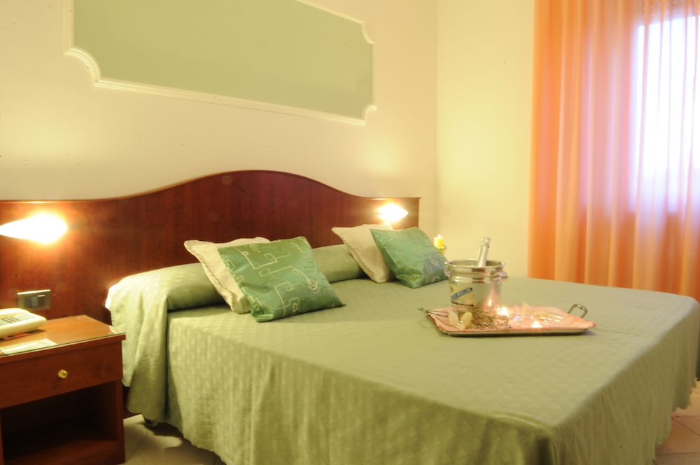 Double Room - Photo 2