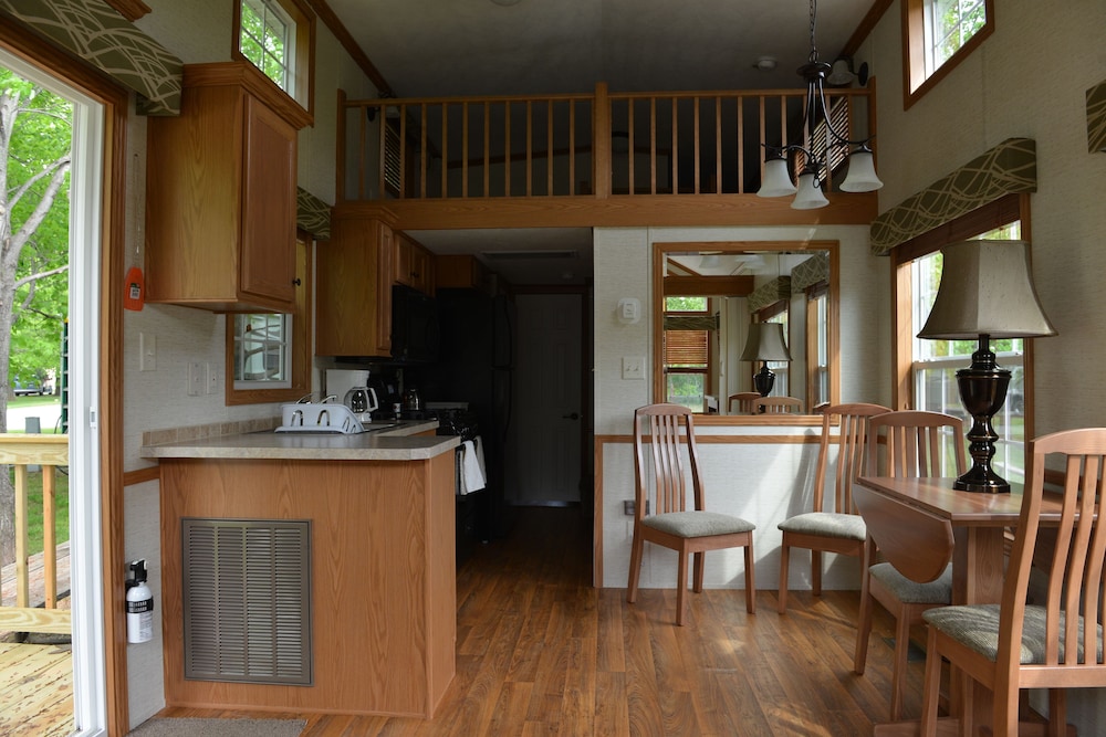 Cottage, Multiple Beds, Non Smoking, Kitchen (No Pets Permitted, Linens Not Provide) photo 2