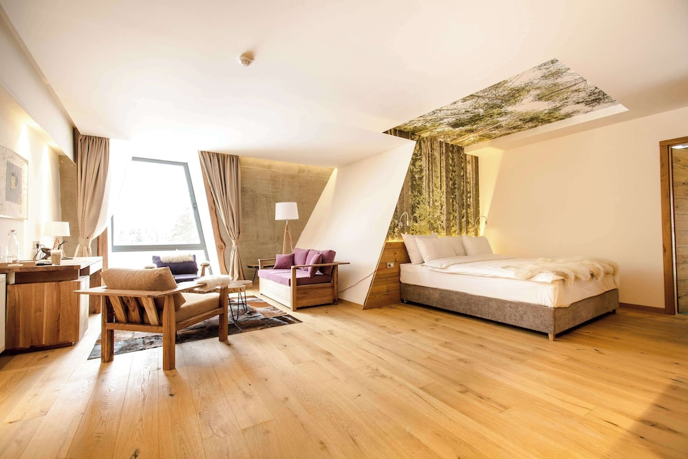 Standard Room, Multiple Beds, Non Smoking (Living Room) photo 2