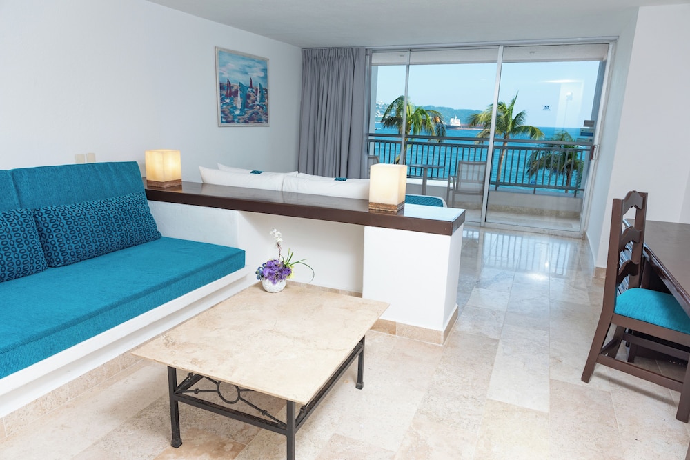 Studio Suite, 1 King Bed, Partial Sea View - Photo 7