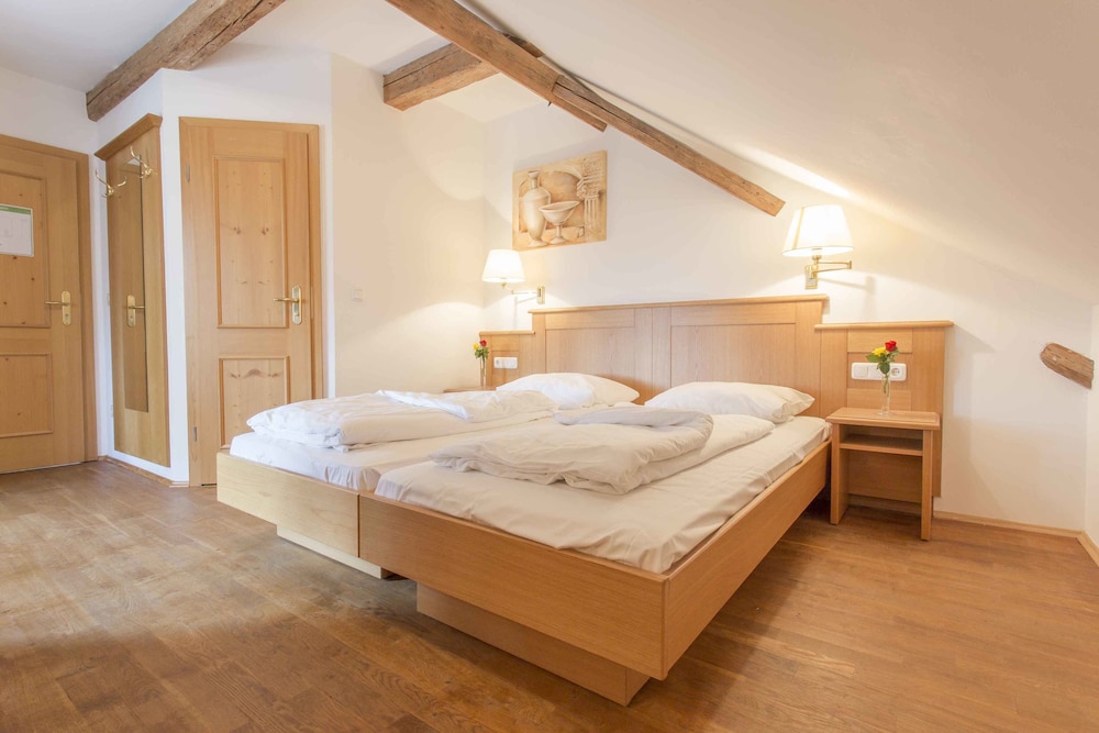 Basic Duplex, 1 Bedroom photo 2
