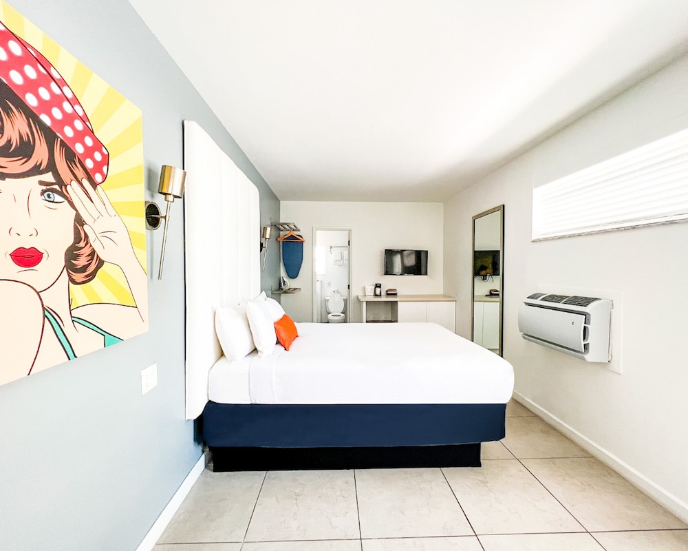 Basic Studio, 1 Queen Bed