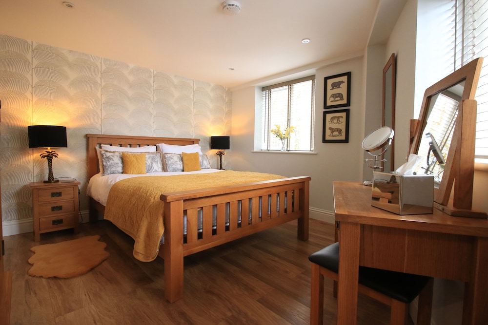 Apartment, Ensuite, Garden View photo 2