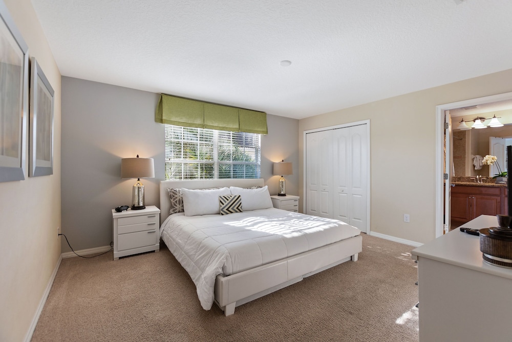 Apartment (Haven Station At Storey Lake By Shine)