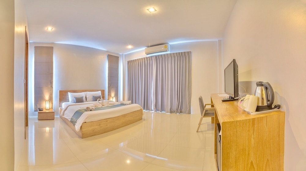 Deluxe Double Room photo 3