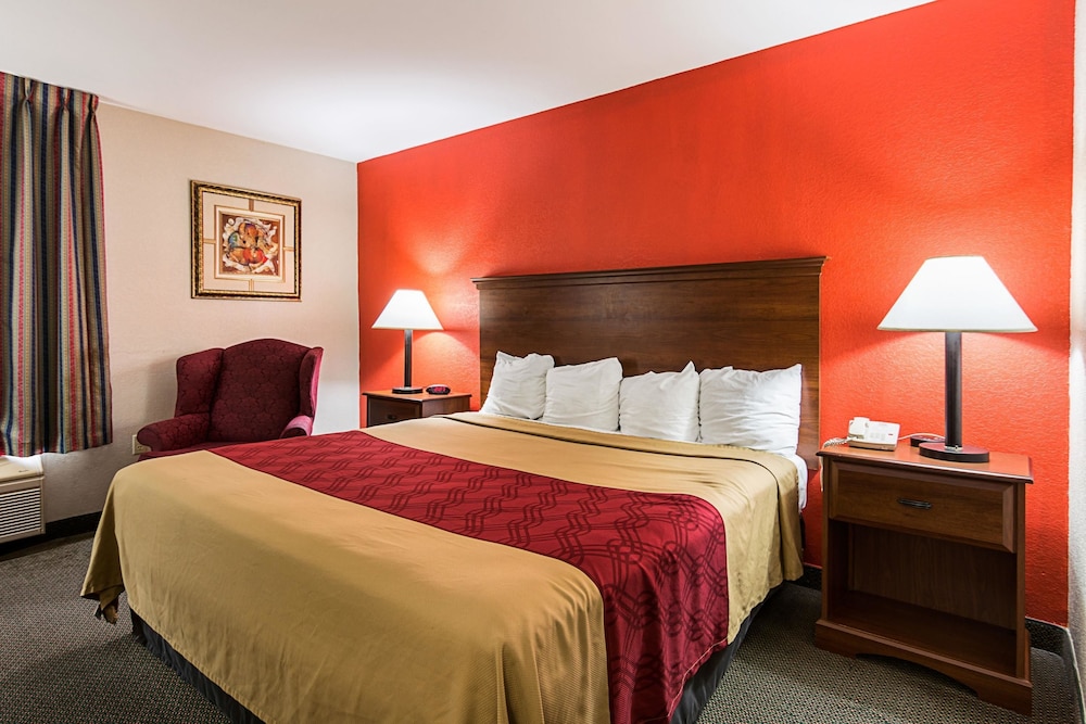 Room, 1 King Bed, Accessible, Non Smoking - Photo 1