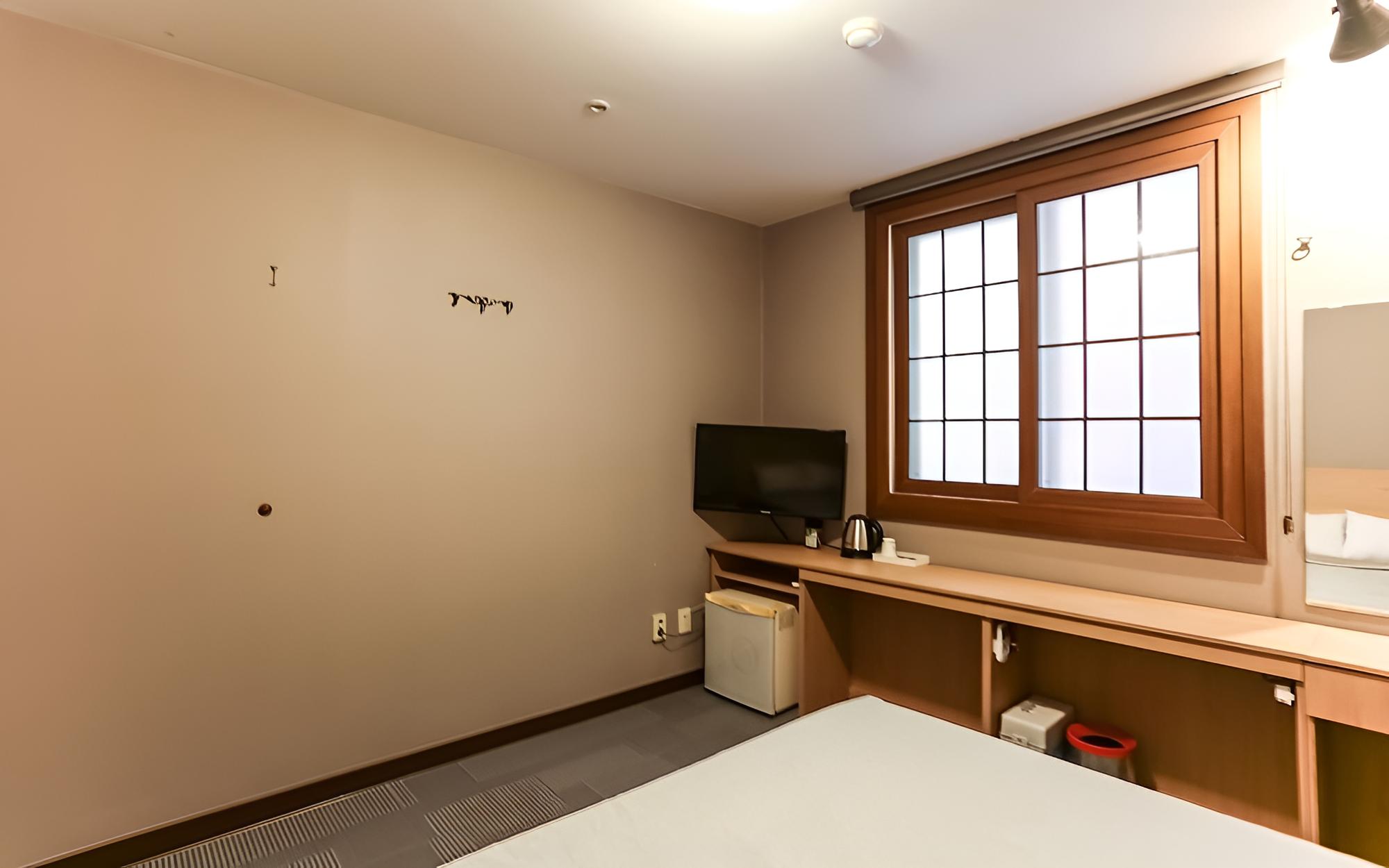 Room (General (Double)) - Photo 3