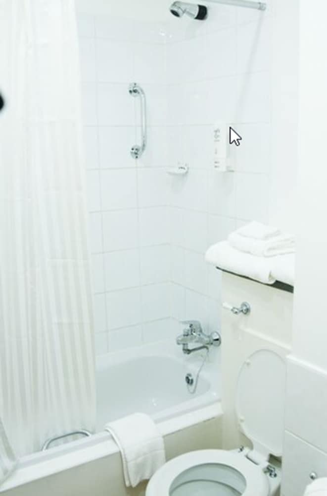 Standard Double Room - Photo 8