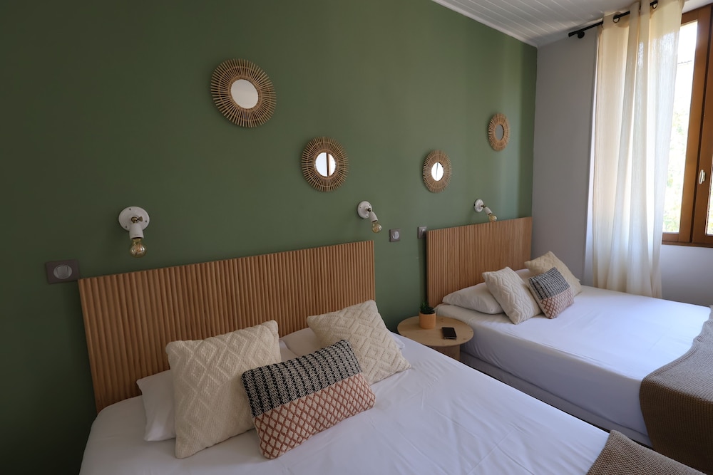 Family Room, 2 Double Beds photo 1