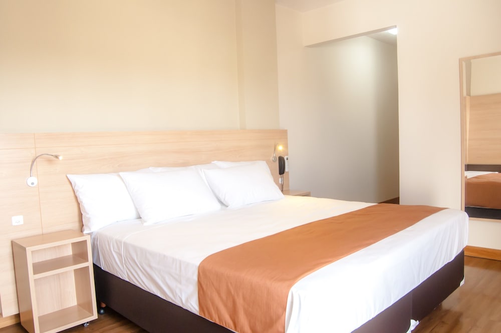Premium Room, 1 King Bed photo 1