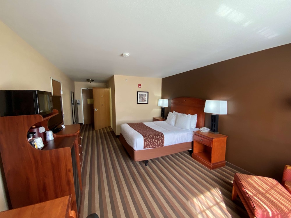 Standard Room, 1 Queen Bed, Accessible, Non Smoking photo 3