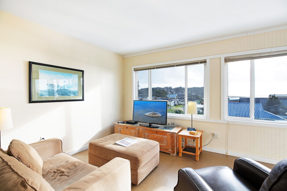 Standard Condo, 1 Queen Bed with Sofa bed, Kitchen, Ocean View photo 2
