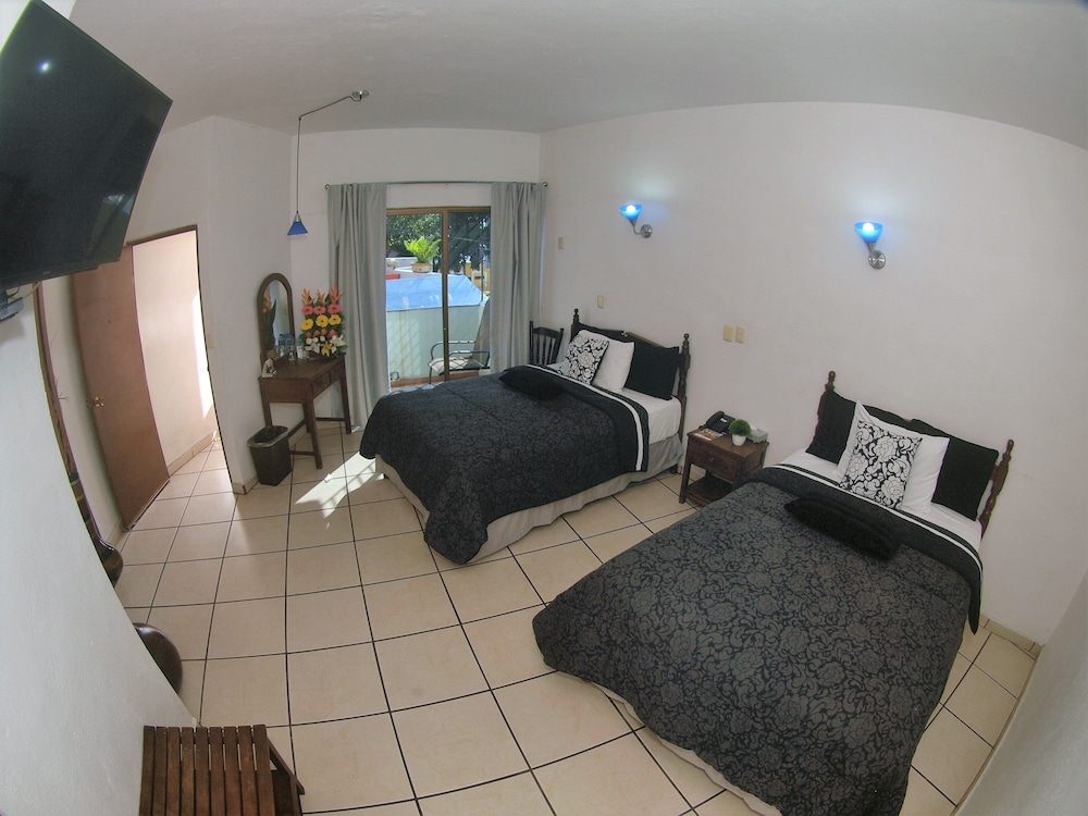Standard Double Room, 2 Double Beds, Non Smoking photo 3