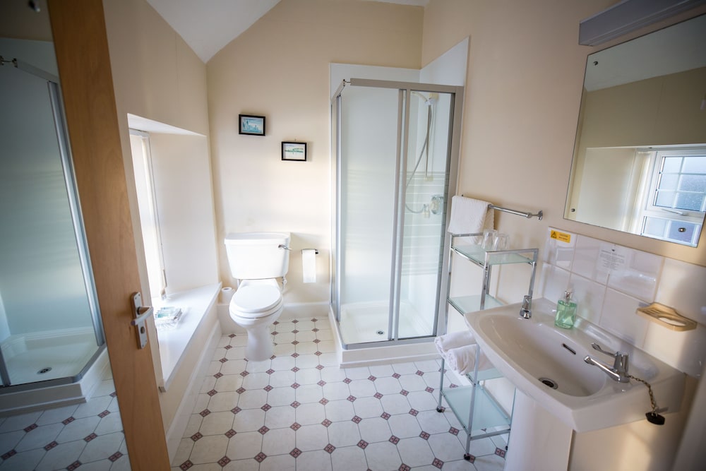 Double Room - Photo 8
