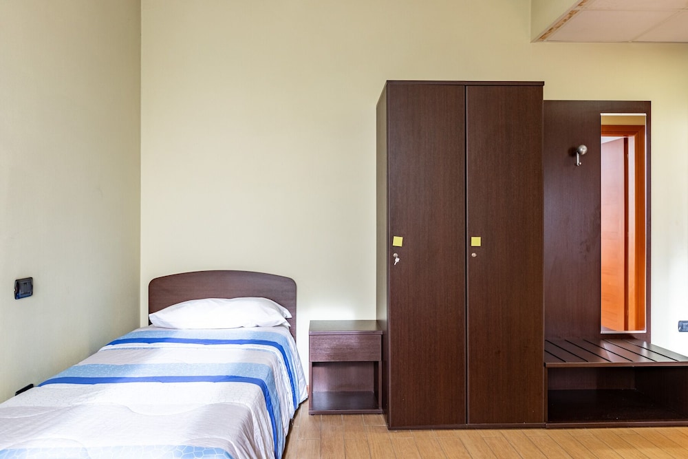 Economy Twin Room