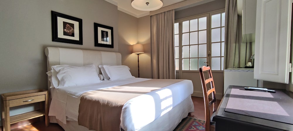 Honeymoon Double Room, 1 King Bed, Courtyard Area photo 1