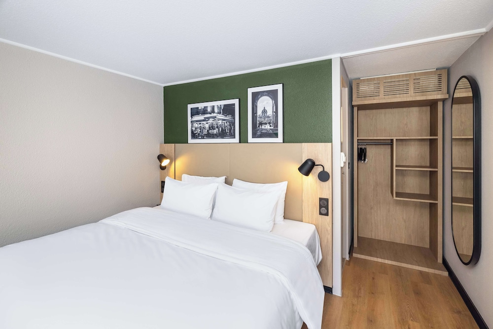 Superior Room, 1 King Bed - Photo 5
