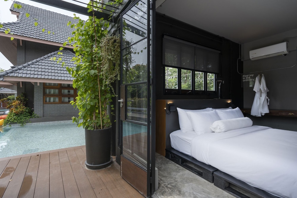 Five-Bedroom Pool Villa - Photo 35