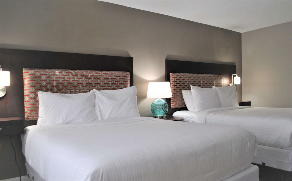 Suite, 2 Queen Beds, Non Smoking, Kitchen (Shower Only) - Photo 1