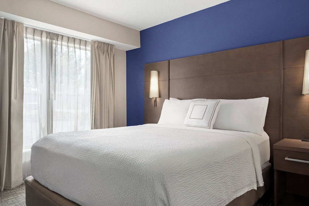 Suite, 1 Bedroom - Photo 2