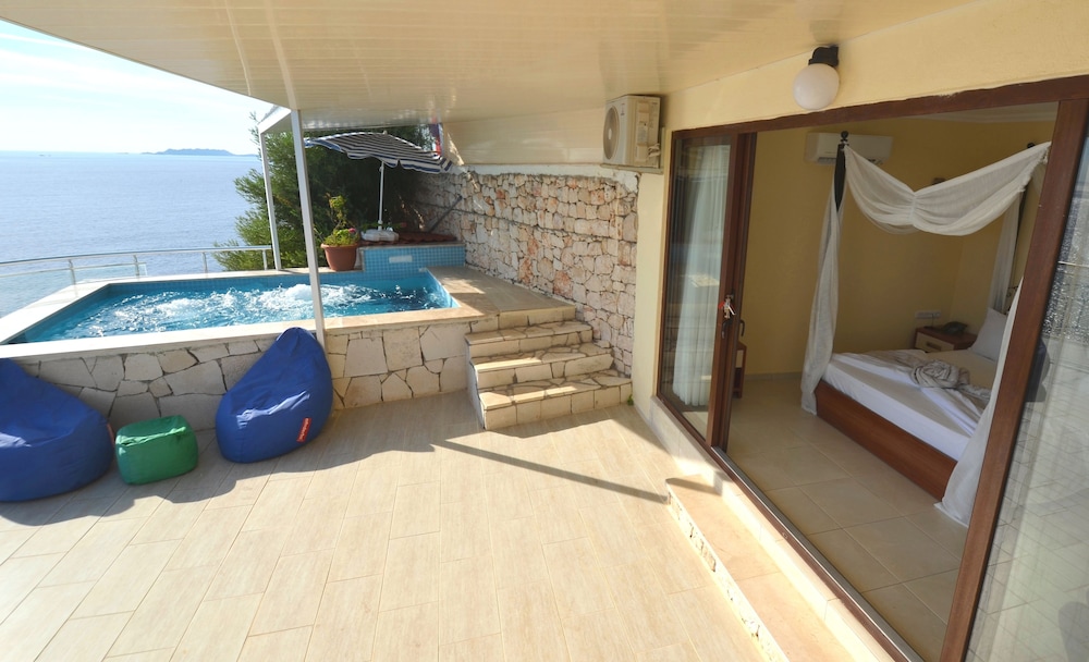 Sunset Island Room photo 3