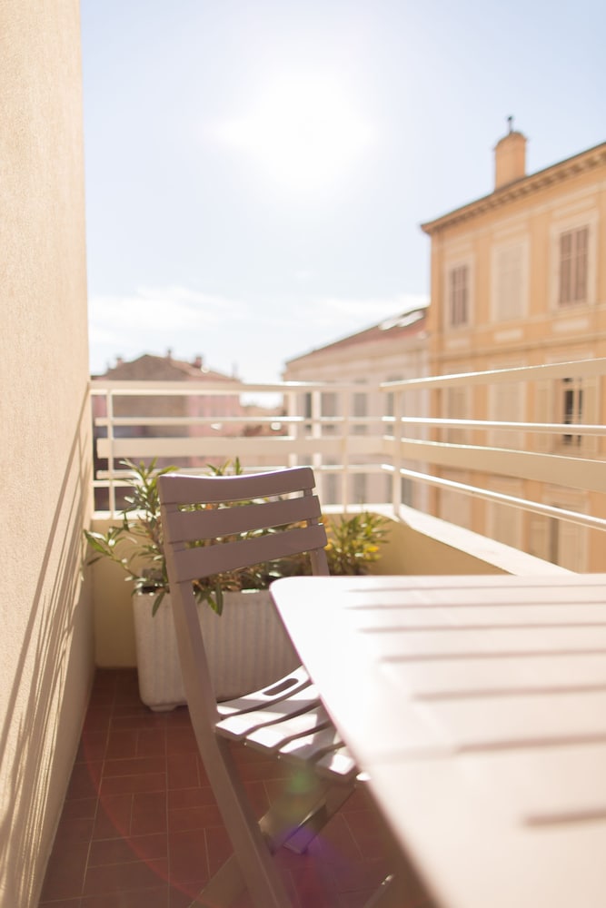 Standard Apartment - Photo 4