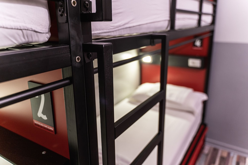 Bed in Superior 6-Bed Mixed Shared Dormitory (aged 18-45)