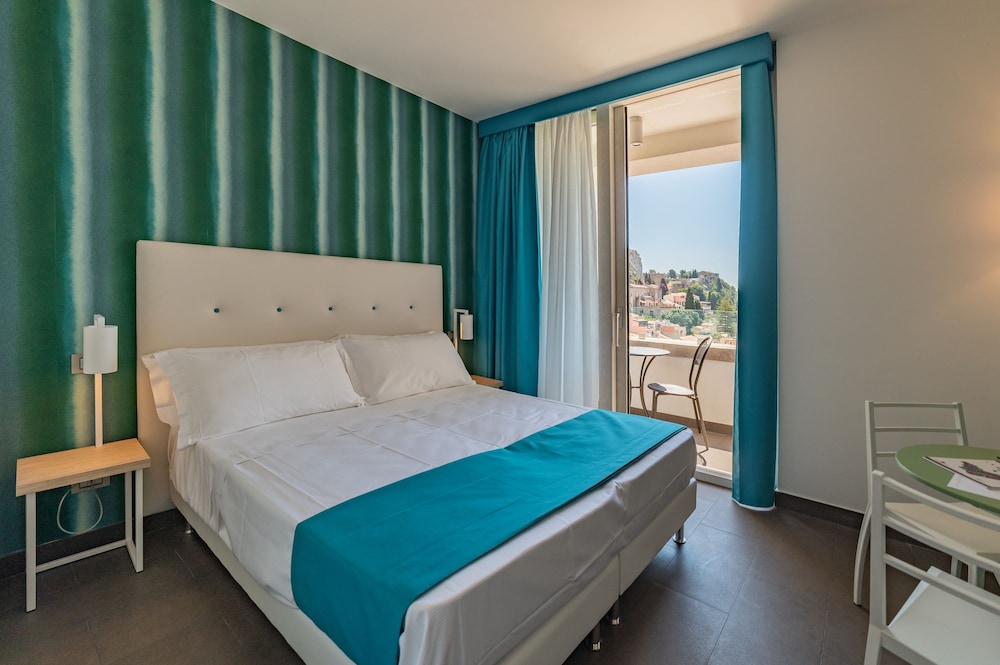 Deluxe Double Room, Balcony - Photo 12