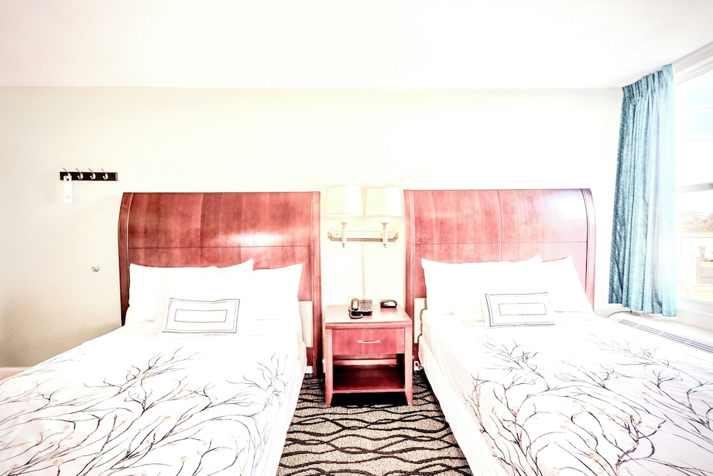 Standard Room, 2 Double Beds - Photo 11