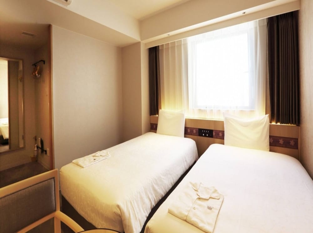 Standard Twin Room - Photo 6