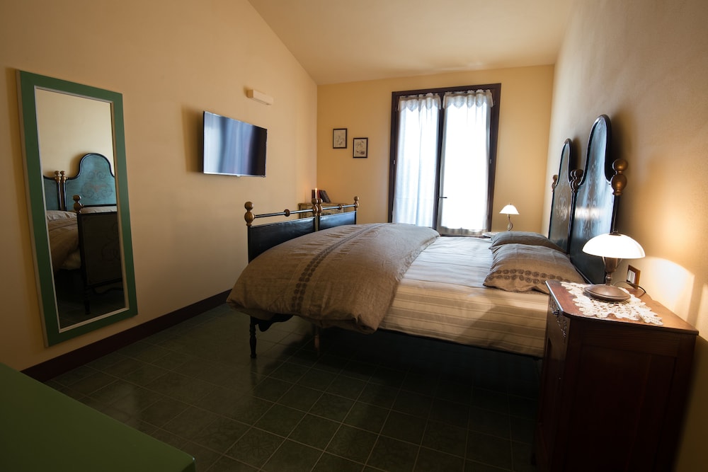 Signature Double Room, Balcony photo 1