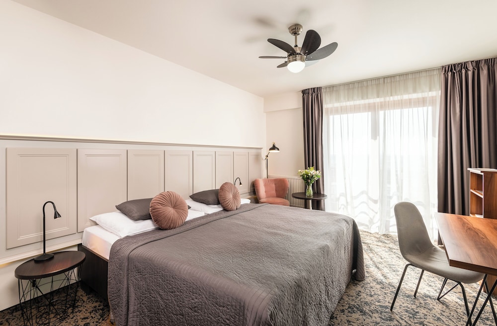 Premium Double Room, 1 Queen Bed, City View