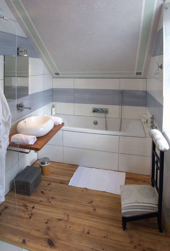 Room (Neouvielle) photo 2
