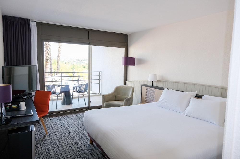 Superior Double Room, Partial Sea View - Photo 4