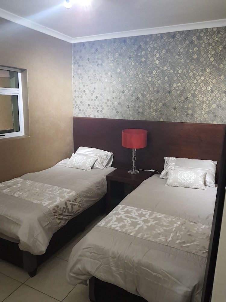Family Apartment, Multiple Beds, Non Smoking photo 2