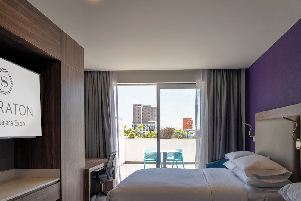 Deluxe Room, 2 Queen Beds, Balcony, City View - Photo 4