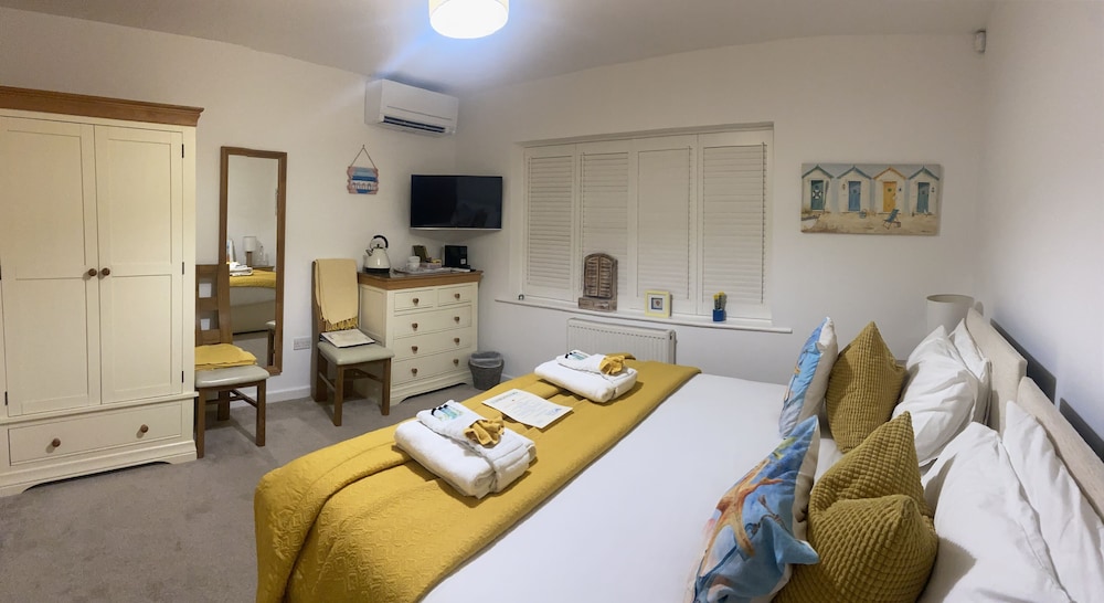 Double Room (Yellow Room) photo 1