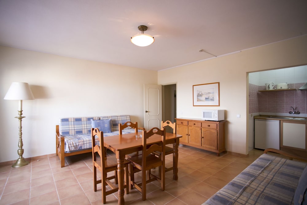 Apartment, 1 Bedroom, Pool View - Photo 7