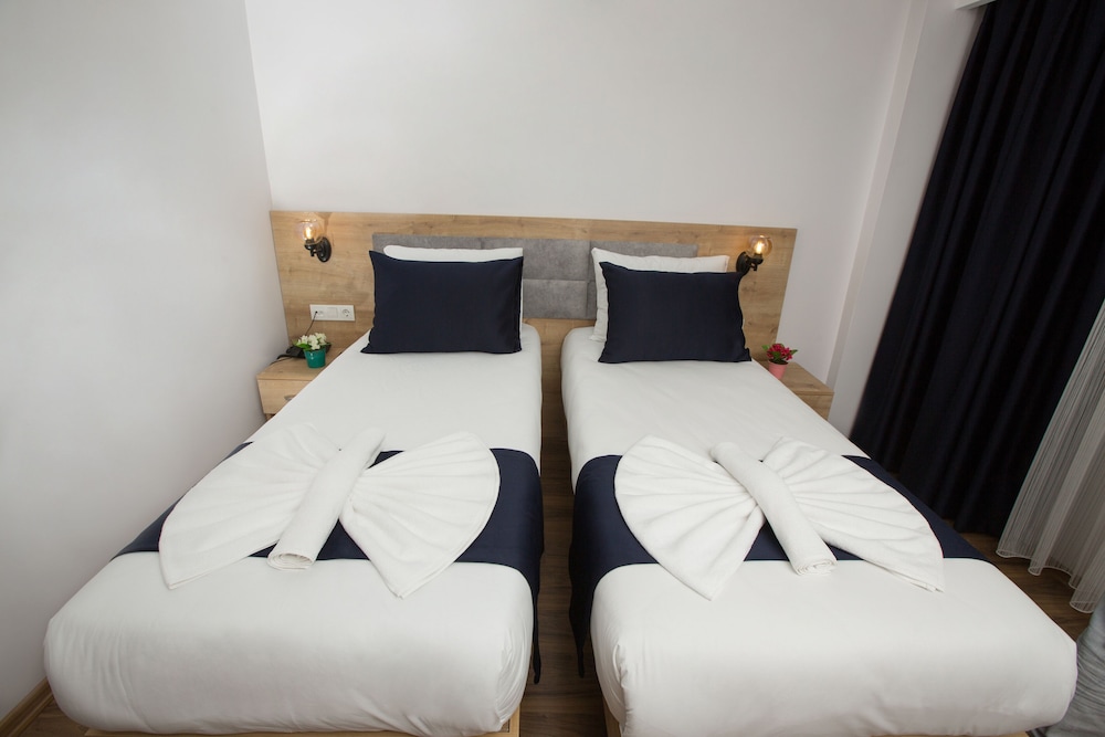 Economy Double or Twin Room photo 3