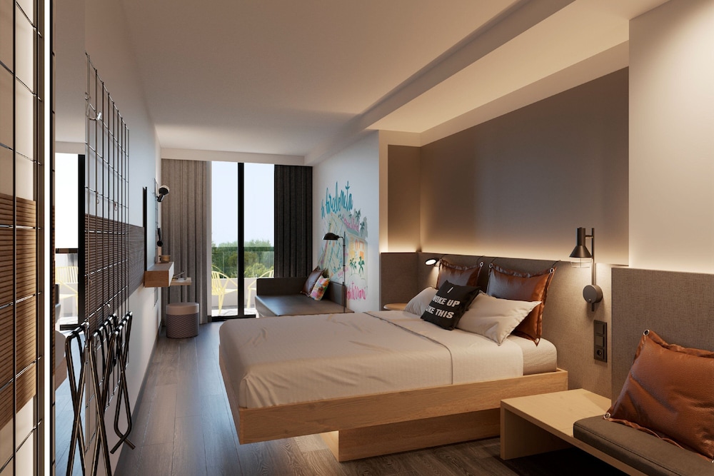 Room, 1 Queen Bed with Sofa bed, Balcony