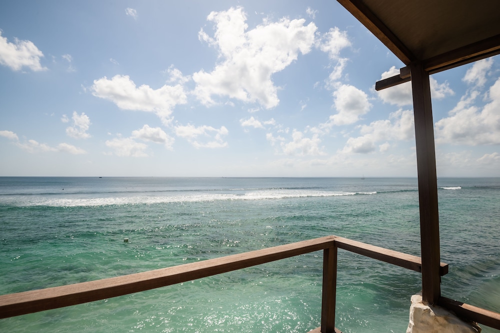 Deluxe Bungalow photo 3