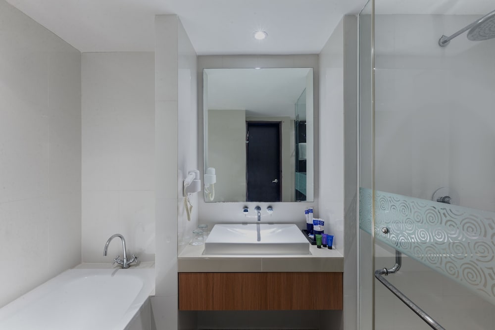 ASTON Suite - Photo 5