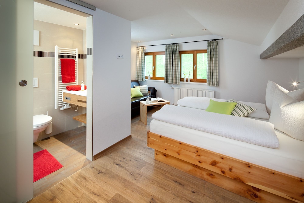 Double Room, 1 Bedroom (8)