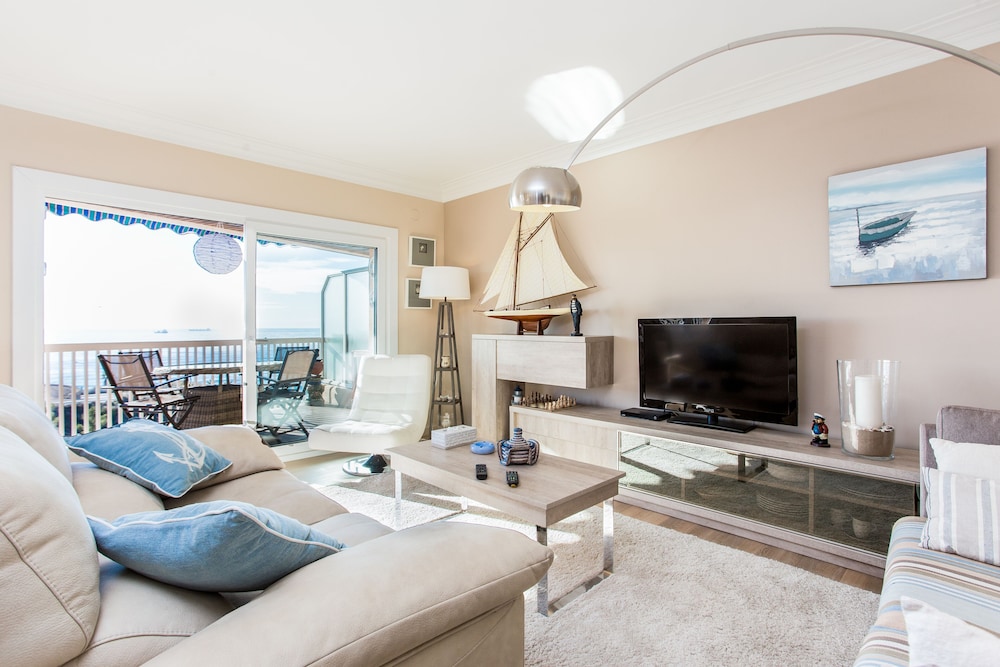 Apartamento, 3 habitaciones, terraza, vista al mar