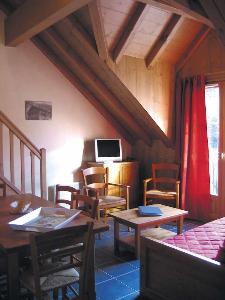 2 Bedrooms Apartment sleeps 6 pers. (sometimes split-level) photo 3