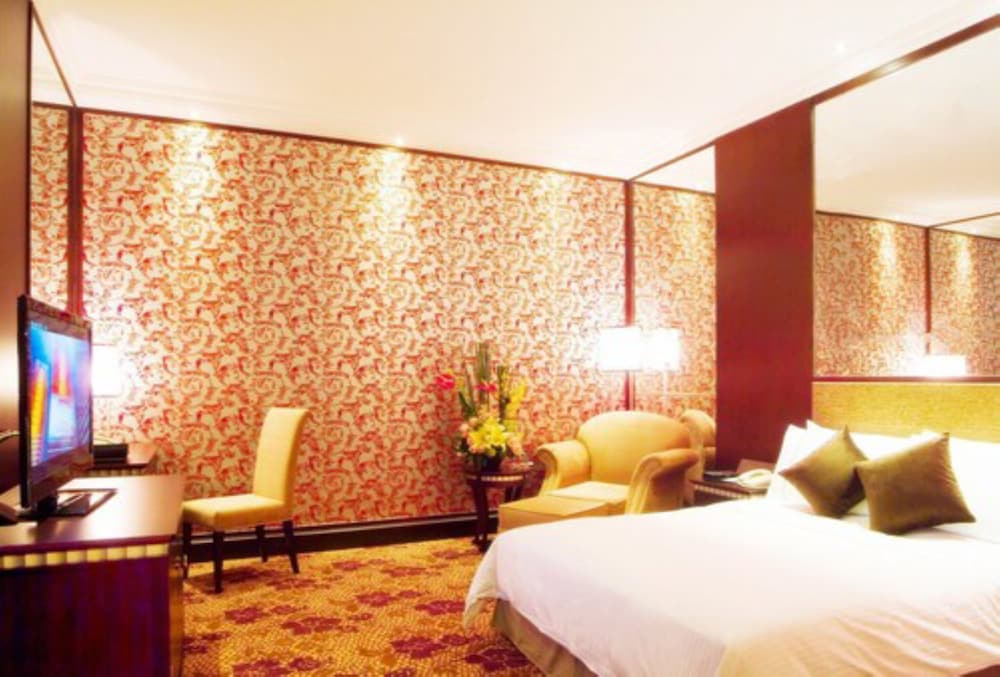 Superior Elegant King-bed Room
