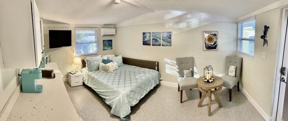 Deluxe Studio