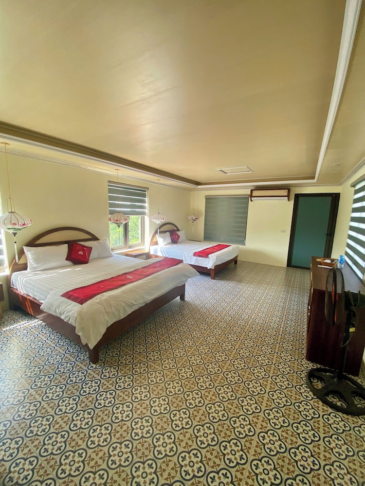 Family Room, 2 Queen Beds photo 1