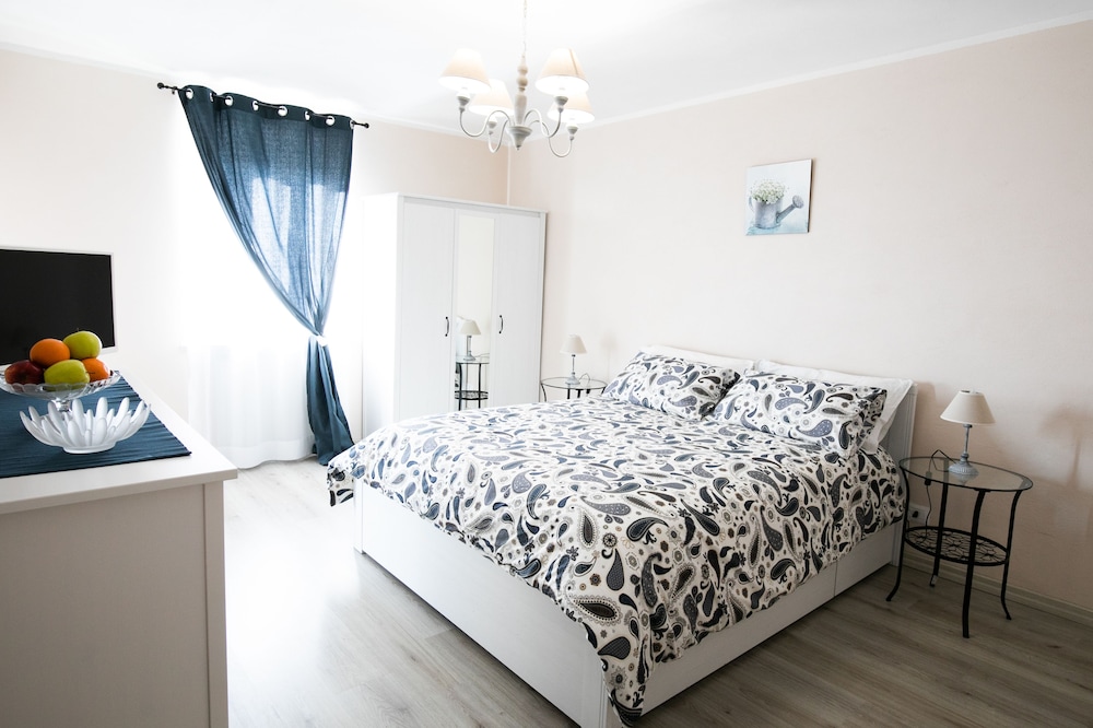 Family Room, 2 Bedrooms