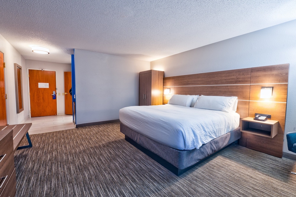 Standard Room, 1 King Bed (Leisure) - Photo 2